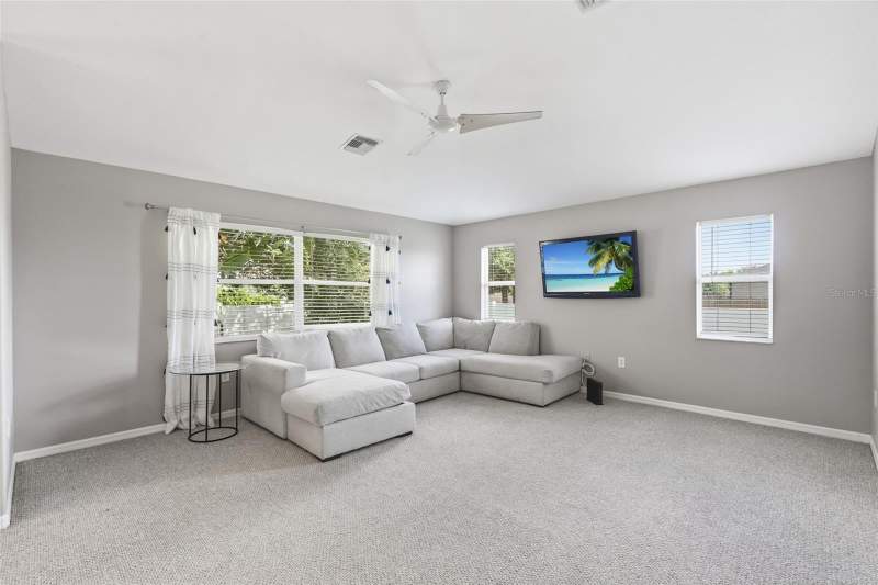 3 bedroom Single Family Residence at 413 NW 17th Place, Cape Coral, Cape Coral — photo 5