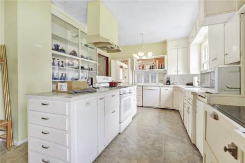 2052 Carolina Avenue, Gotha FL - photo 18 of 75