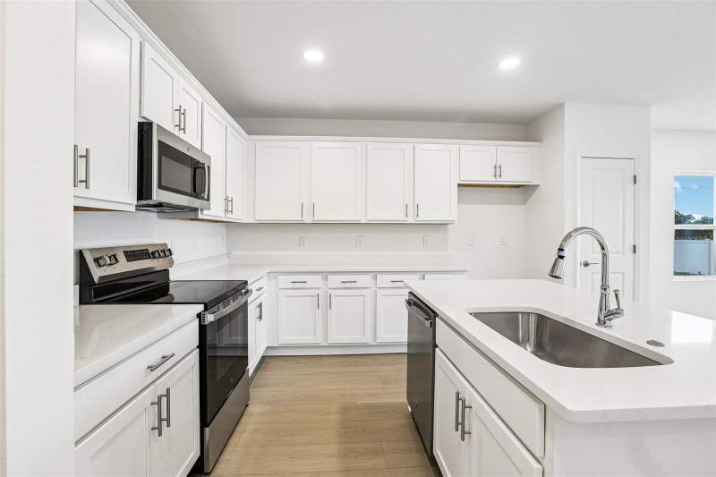 3 bedroom Townhouse at 6876 Holcombe Down Drive, Twin Oaks, Zephyrhills — photo 5