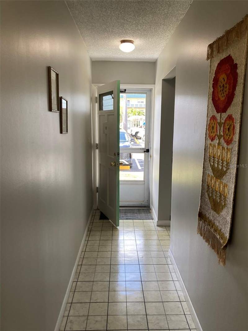 1 bedroom Condominium at 5660 80th Street #B107, Five Towns Of St Pete, St Petersburg — photo 2