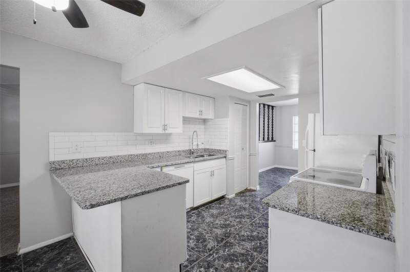 4 bedroom Single Family Residence at 721 Greenleaf Lane, Greenbriar Ph 01, Lake Wales — photo 5
