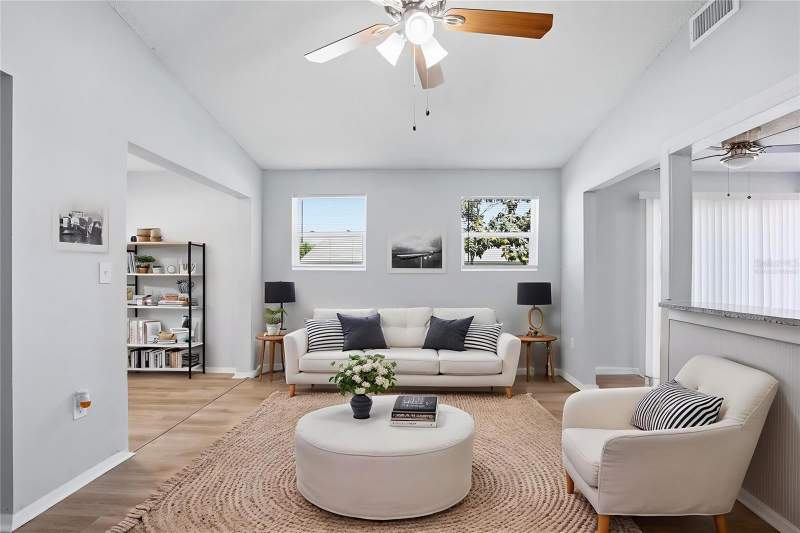4 bedroom Single Family Residence at 728 E Spruce Street, Fairmount Park, Tarpon Springs — photo 4