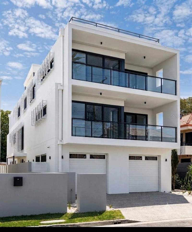 4 bedroom Single Family Residence at 10178 Gulf Boulevard, Sawyer & Harrells Add, Treasure Island — photo 3