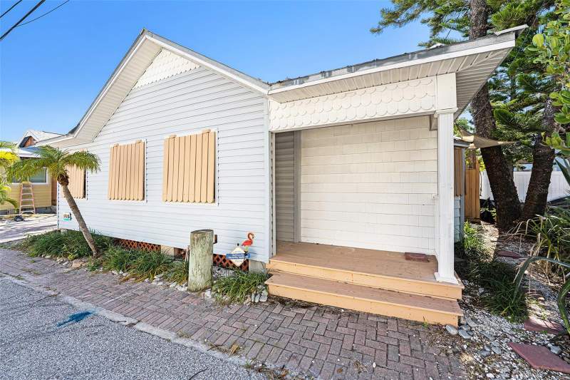 3 bedroom Single Family Residence at 125 95th Avenue, Herrons Sub 1, Treasure Island — photo 3