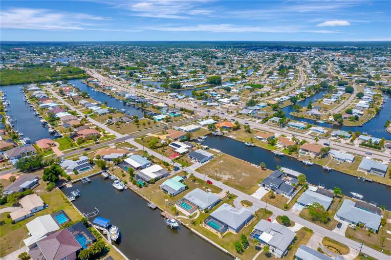 3 bedroom Single Family Residence at 106 Leland Street, Port Charlotte Sec 039, Port Charlotte — photo 4