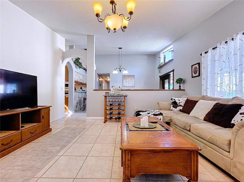 3 bedroom Single Family Residence at 11115 Cherrywood Lane, Summerfield Village II Tr 5, Riverview — photo 2