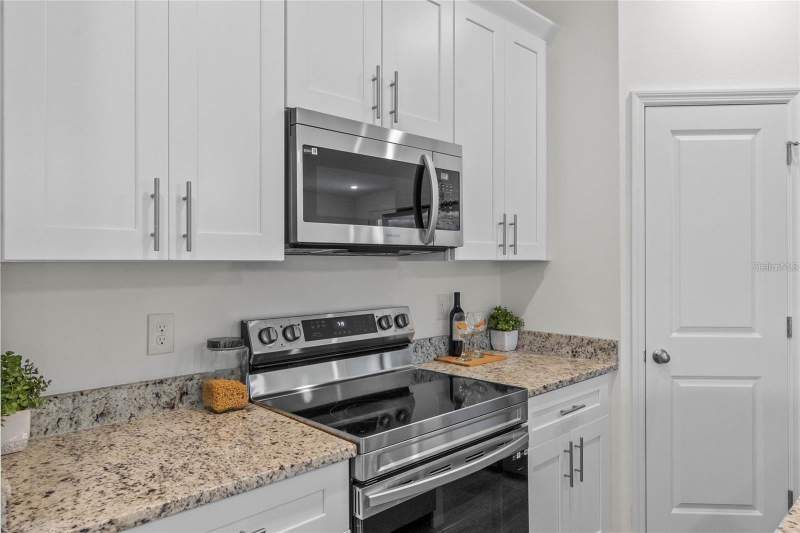 4 bedroom Single Family Residence at 409 Cinnamon Drive, Poinciana Nbrhd 03 South Village 07, Poinciana — photo 3