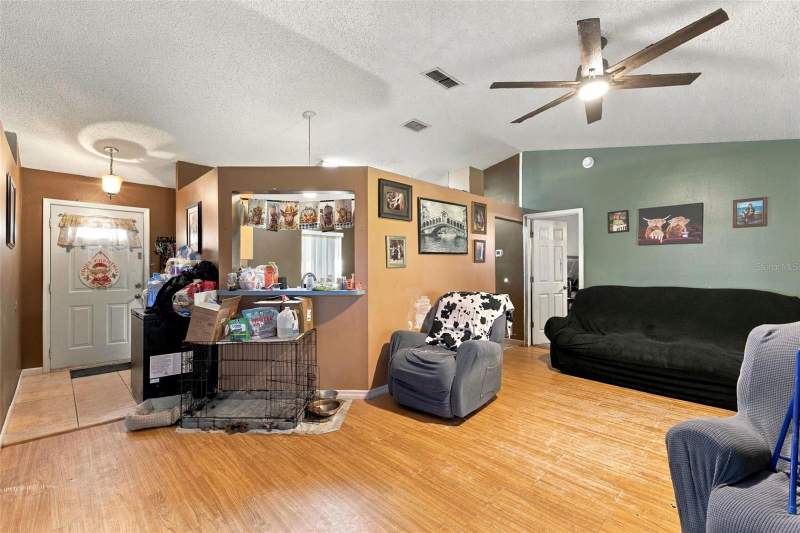 3 bedroom Single Family Residence at 451 E French Avenue, Assessors Subdivision Of Orange City, Orange City — photo 5