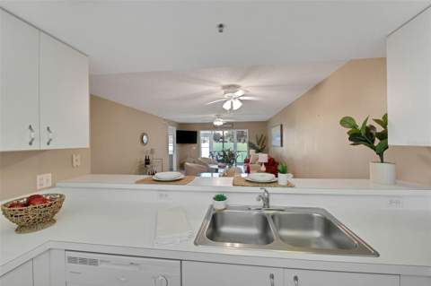 6908 Drewrys Bluff #704, Bradenton FL - photo 8 of 27