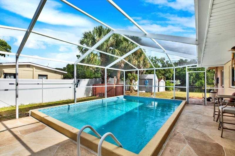 4 bedroom Single Family Residence at 7395 18th Street, Meadow Lawn 11th Add, St Petersburg — photo 4
