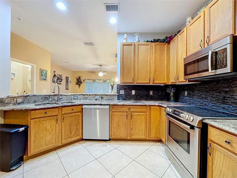 3 bedroom Townhouse at 11273 Kapok Grand Circle, Kapok Grand, Madeira Beach — photo 5