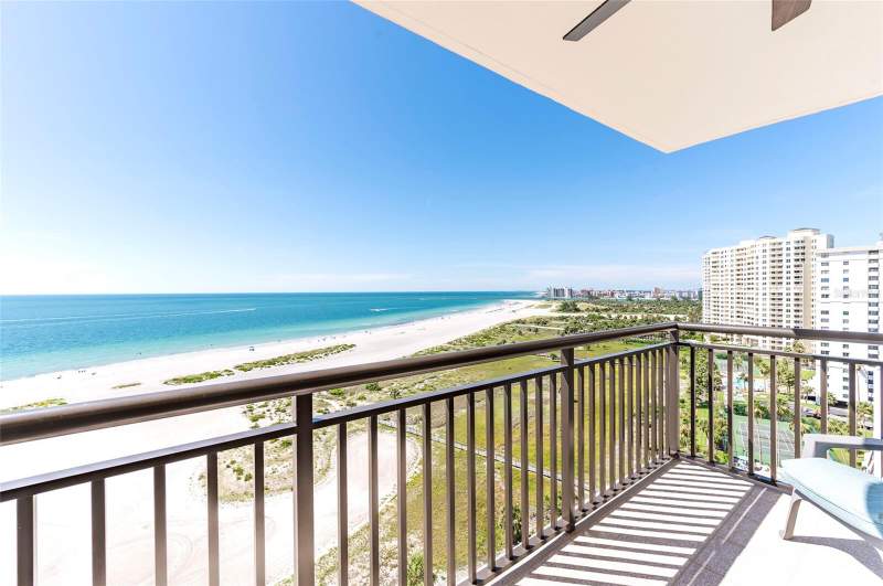 Harbour Light Towers Condo