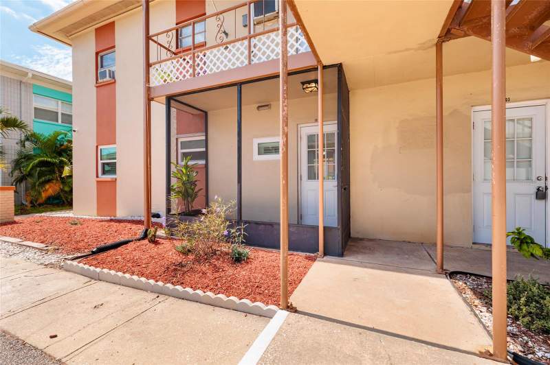 2 bedroom Condominium at 5396 4th Street #101, Palm Gardens Condo, St Petersburg — photo 4