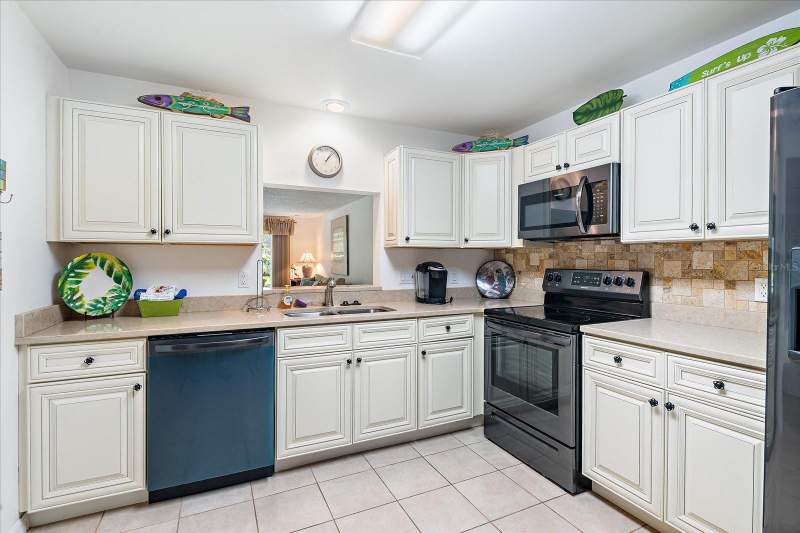 2 bedroom Condominium at 211 Pineneedle Drive #211, Wildewood Spgs Ii-B, Bradenton — photo 3