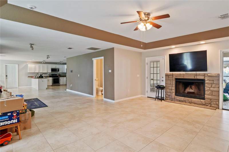 5 bedroom Single Family Residence at 37351 Neighbors Path, Zephyrhills Colony Co, Zephyrhills — photo 3