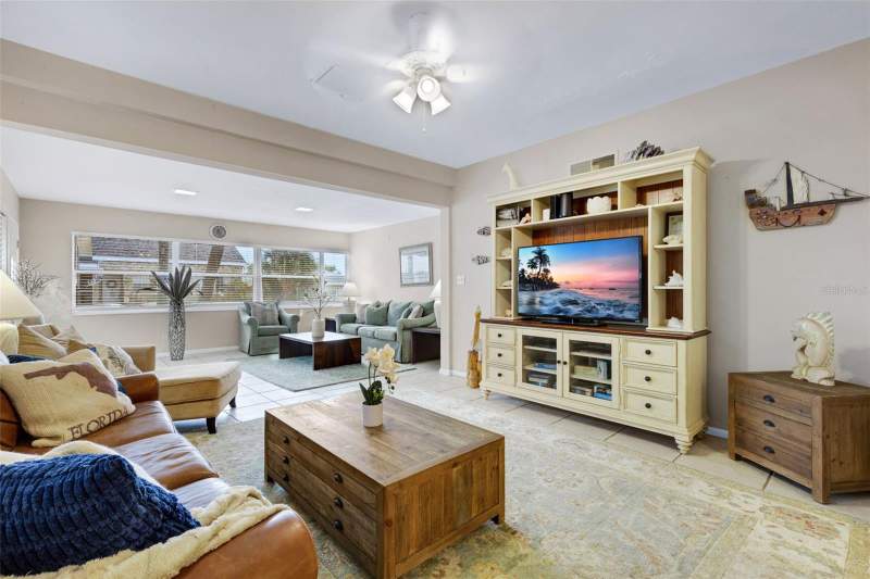 3 bedroom Single Family Residence at 18 Heilwood Street, Clearwater Beach Rev, Clearwater — photo 4