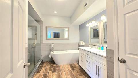 1806 Lago Vista Boulevard, Palm Harbor FL - photo 11 of 31