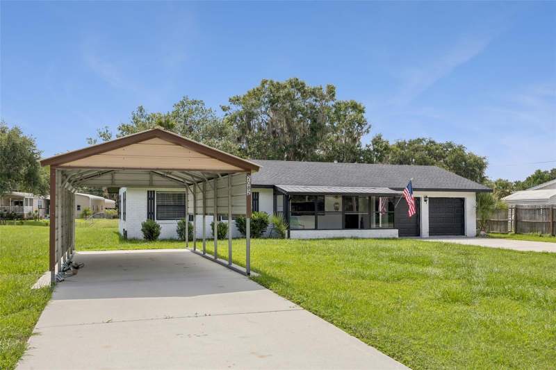 3 bedroom Single Family Residence at 2082 Shady Lane, Palm Shadows Vacd, Geneva — photo 2