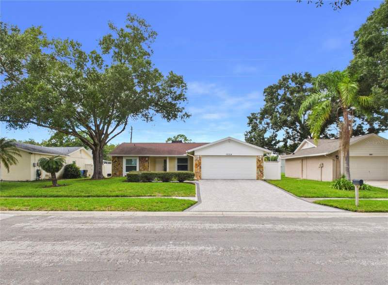 16004 EAGLE RIVER WAY home for sale in Country Place