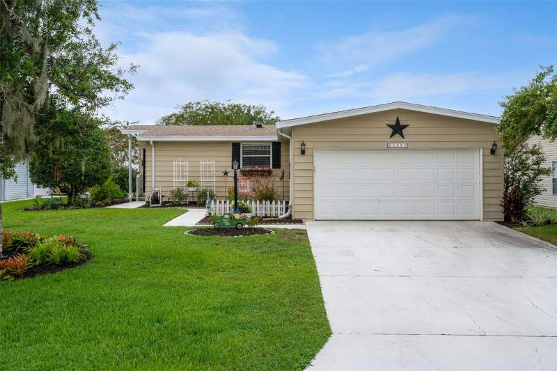 25201 CLIFFORD home for sale in Plantation At Leesburg
