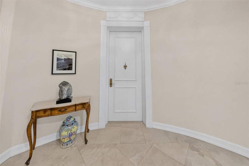 2 bedroom Condominium at 1233 N Gulfstream Avenue #401, Marina Tower, Sarasota — photo 4