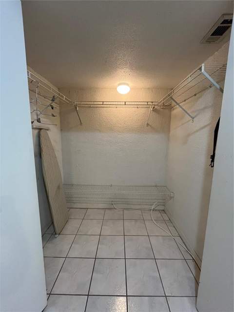 306 Aylesbury Court, Kissimmee FL - photo 14 of 37