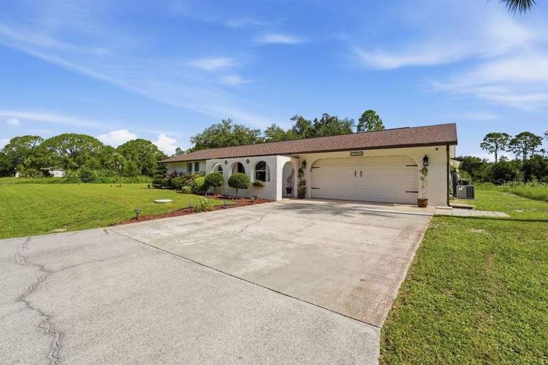 3 bedroom Single Family Residence at 15562 Maynard Avenue, Port Charlotte Sec 029, Port Charlotte — photo 3