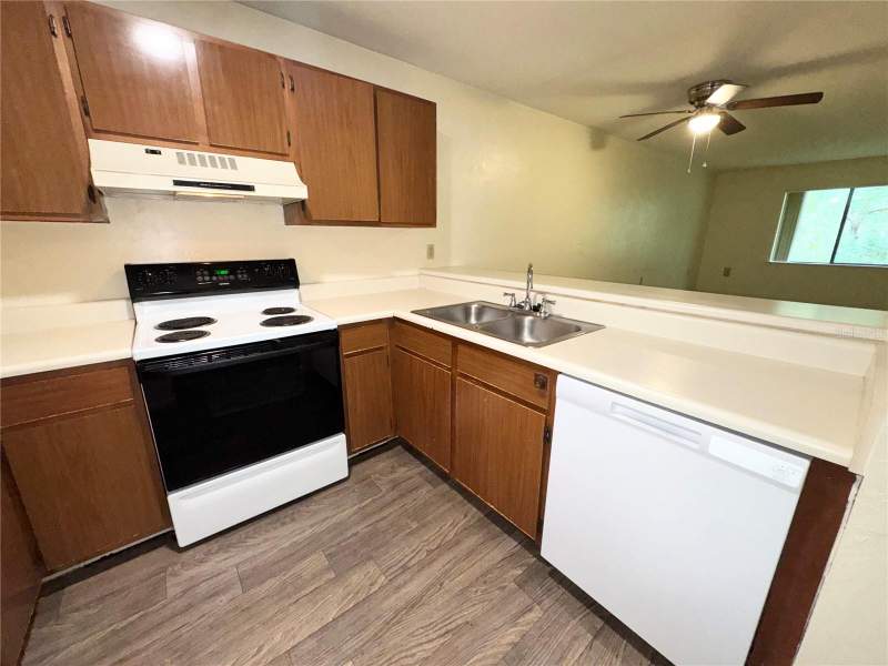 2 bedroom Condominium at 83 SE 16th Avenue #E303, Treehouse Village, Gainesville — photo 4