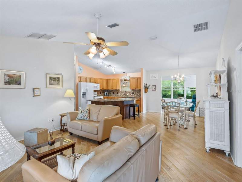 3 bedroom Single Family Residence at 9671 SE 168th Maplesong Lane, Villages/Marion Un 52, The Villages — photo 4
