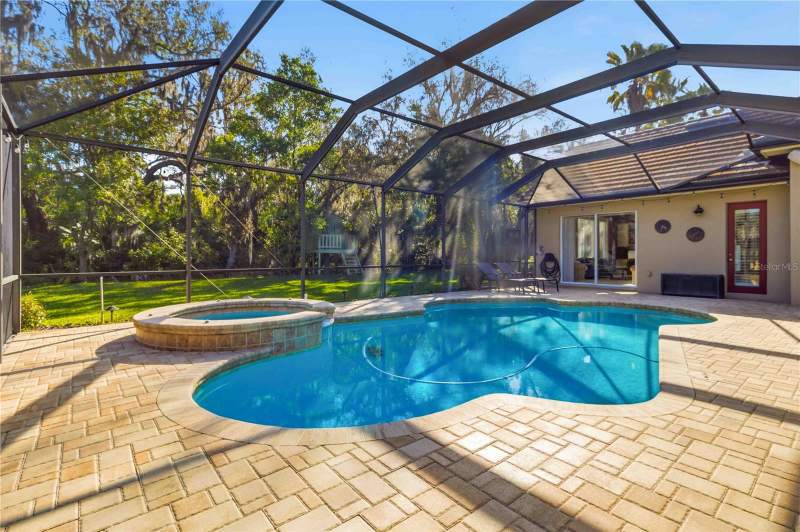 5 bedroom Single Family Residence at 15108 Kestrelglen Way, Fishhawk Ranch Ph 2 Parcels, Lithia — photo 2