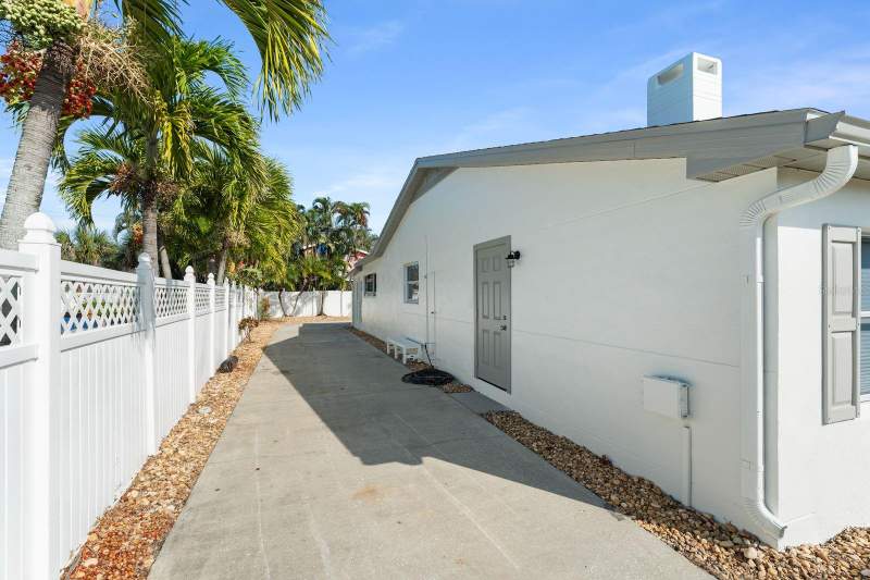 3 bedroom Single Family Residence at 107 4th Street, Belleair Beach, Belleair Beach — photo 3