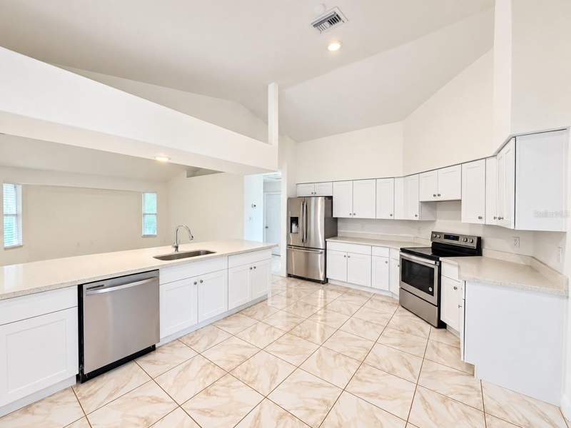 3 bedroom Single Family Residence at 23113 Newcun Avenue, Port Charlotte Sec 013, Port Charlotte — photo 5