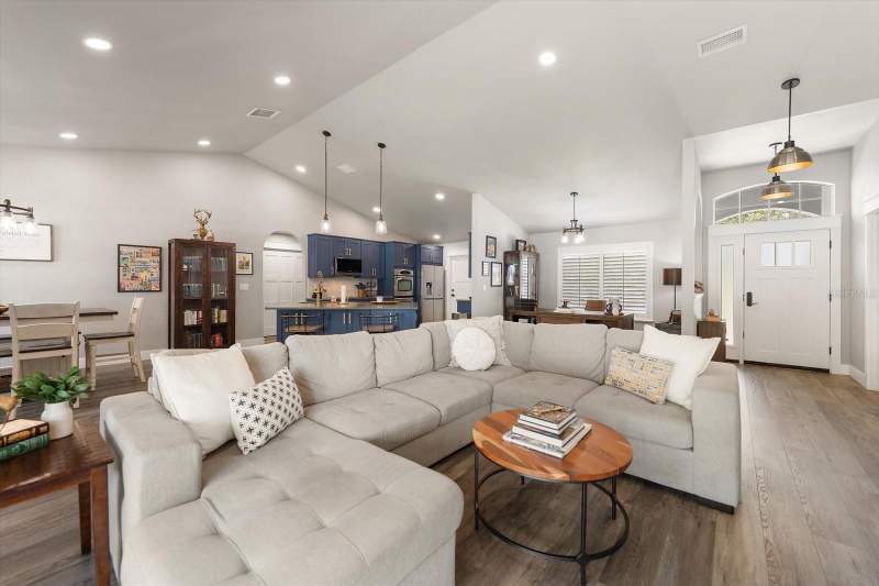 4 bedroom Single Family Residence at 668 Mehlenbacher Road, Belleair Estates 4th Add, Belleair — photo 4