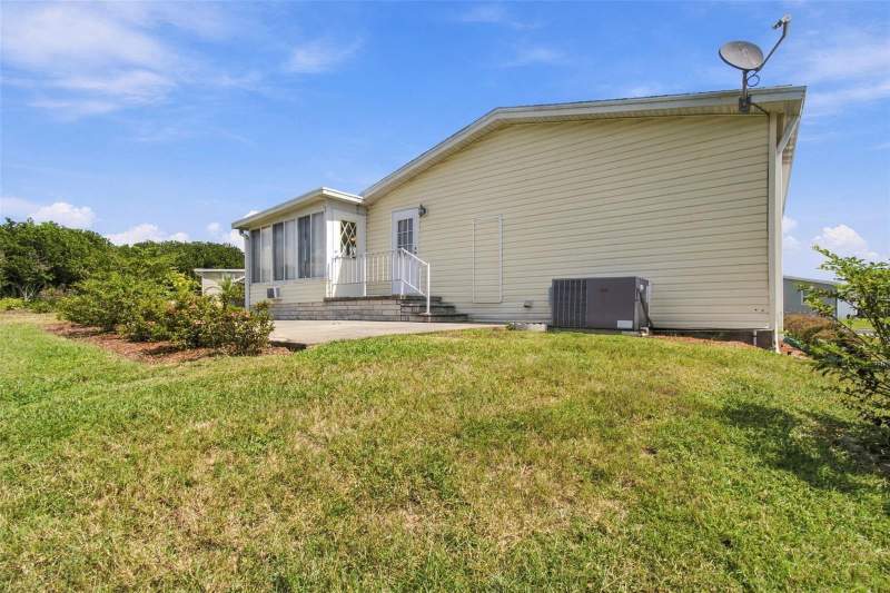 2 bedroom Manufactured Home at 37340 Neukom Avenue, Grand Horizons Ph 01, Zephyrhills — photo 5