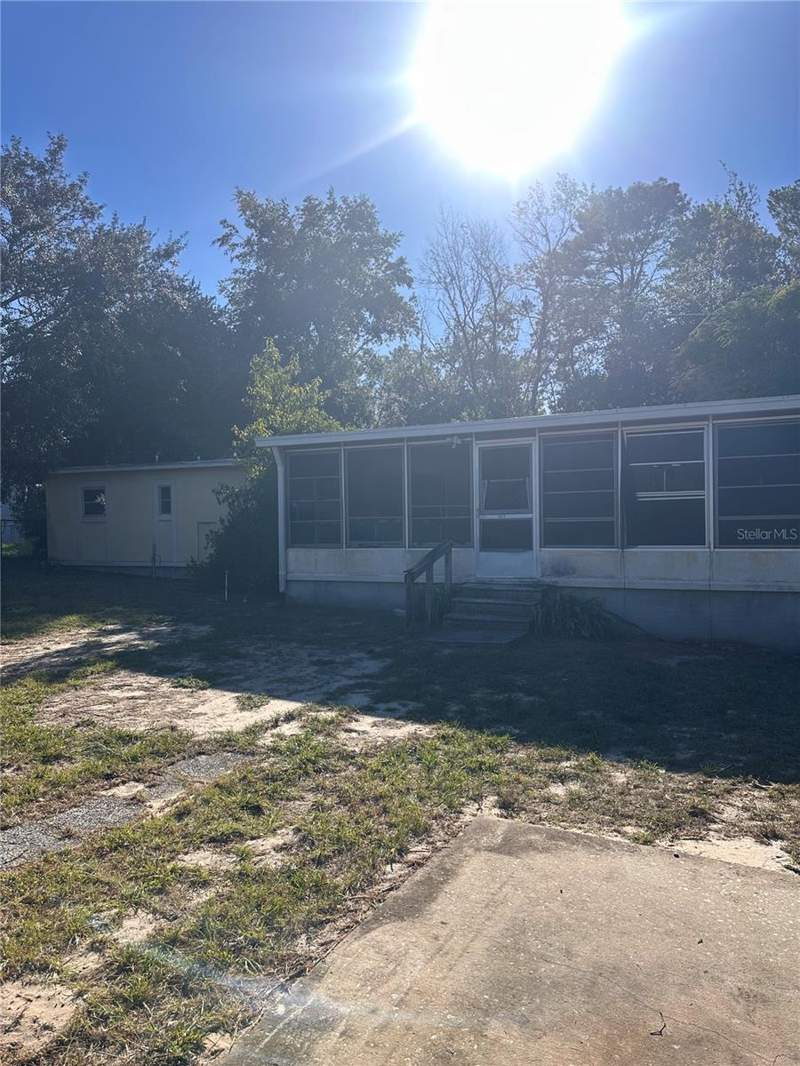 3 bedroom Mobile Home at 8323 Evergreen, Pine Grove, Brooksville — photo 3