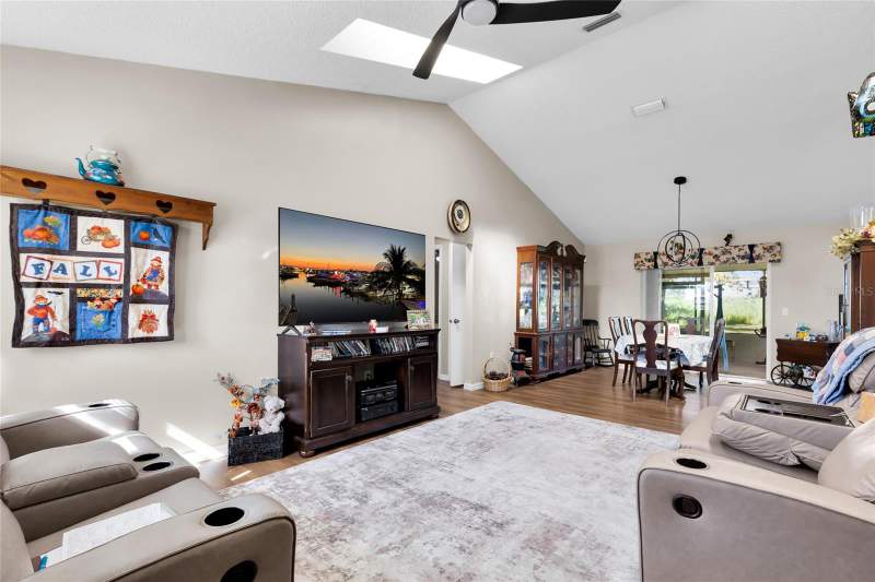 3 bedroom Single Family Residence at 122 Dogwood Drive Circle, Silver Spgs Shores Un 18, Ocala — photo 3