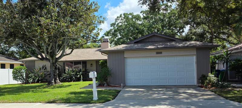 3 bedroom Single Family Residence at 10617 Seminole Forest Street, Seminole Forest, Seminole — photo 2