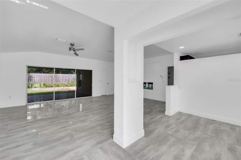 2 bedroom Single Family Residence at 9119 SE 120TH LOOP, SPRUCE CRK CC CASTLE PINES, SUMMERFIELD — photo 4