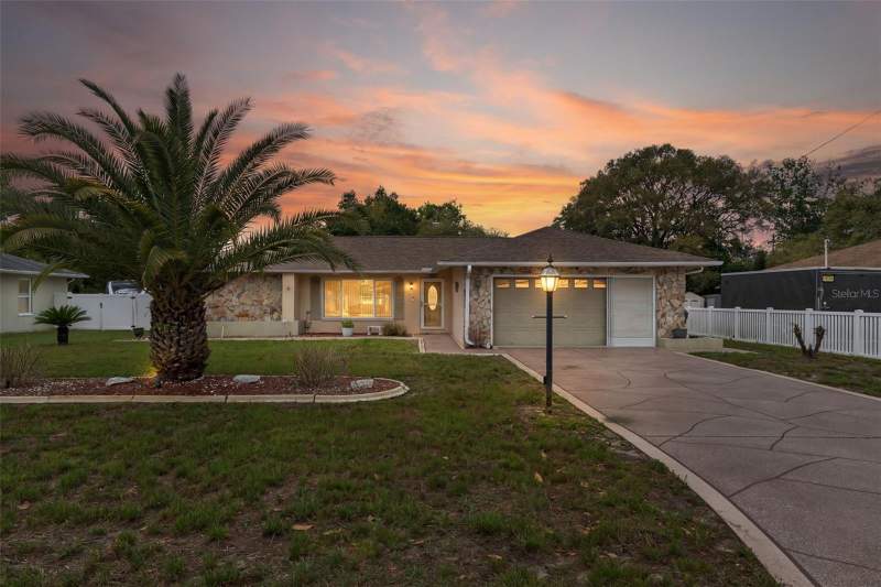3 bedroom Single Family Residence at 3217 Abeline Road, Spring Hill, Spring Hill — photo 3