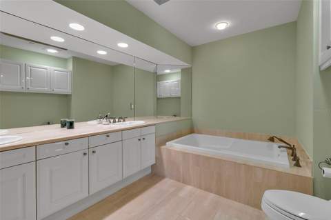 1241 Gulf Of Mexico Drive #109, Longboat Key FL - photo 19 of 41