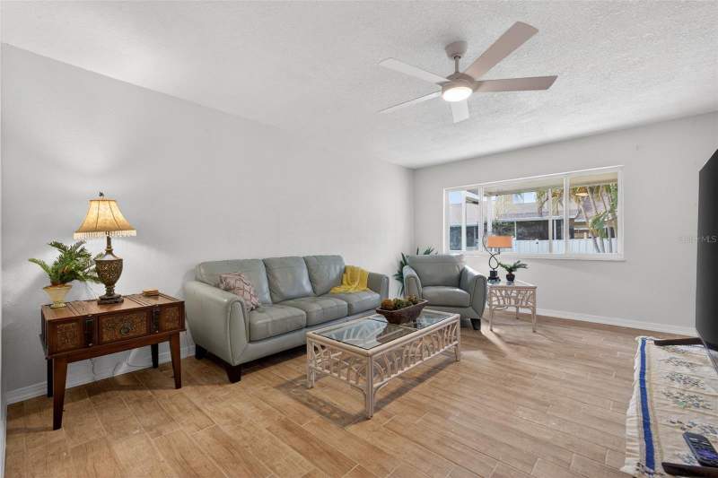 4 bedroom Townhouse at 6490 Cape Hatteras Way #2, Mariners Pass, St Petersburg — photo 2