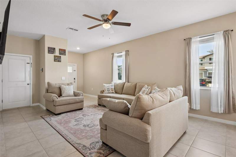 2 bedroom Townhouse at 5111 Forum Boulevard, Townes/Darlington, Holiday — photo 5