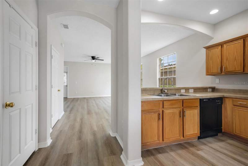4 bedroom Single Family Residence at 1720 Bear Bay Cove, Huntcliff Park 51 48, Orlando — photo 5
