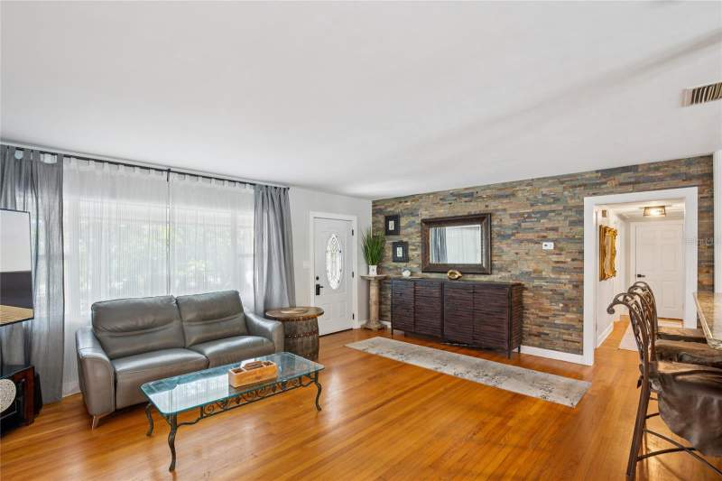 3 bedroom Single Family Residence at 804 WOODRUFF AVENUE, OAK ACRES, CLEARWATER — photo 5