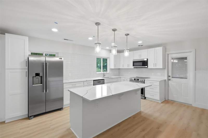 2 bedroom Single Family Residence at 15814 3rd Street, Lone Palm Beach 2nd Add, Redington Beach — photo 5