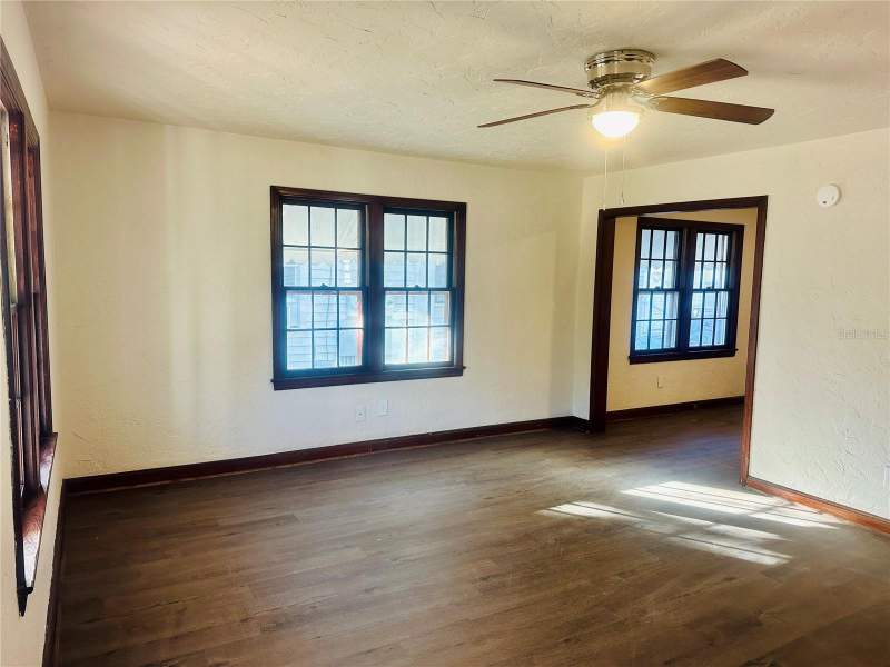 2 bedroom Single Family Residence at 228 NW 4th Avenue, Brush Add To Gville, Gainesville — photo 3