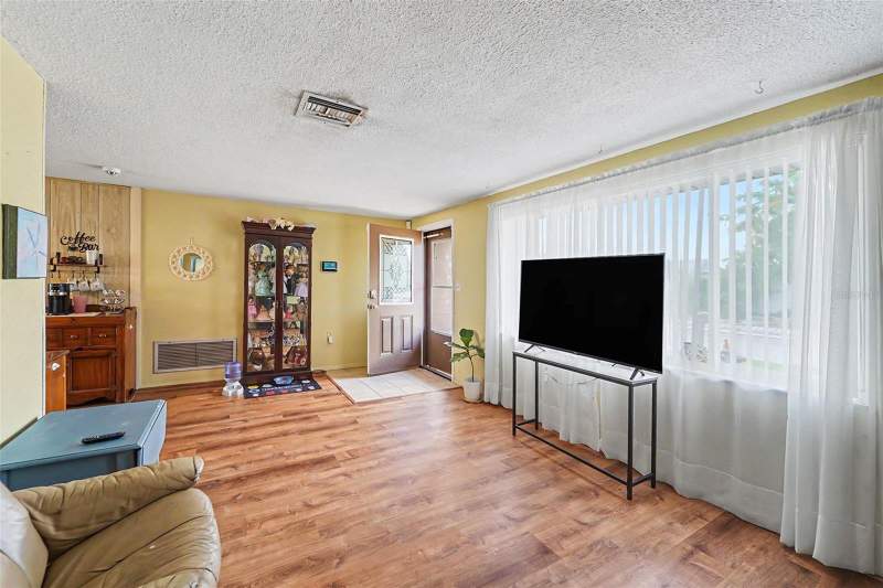 3 bedroom Single Family Residence at 7015 Moravian Drive, Embassy Hills, Port Richey — photo 4