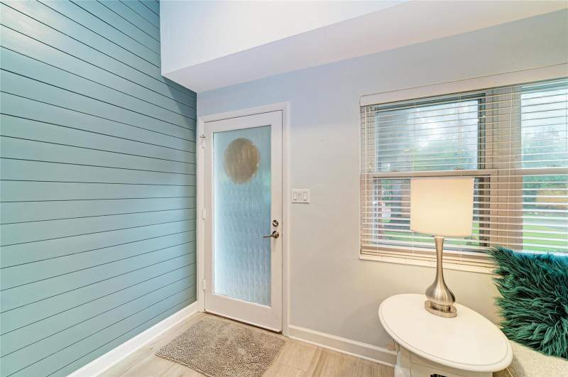 3 bedroom Single Family Residence at 126 Holly Avenue, Whitfield Estates Blks 14-23 & 26, Sarasota — photo 4