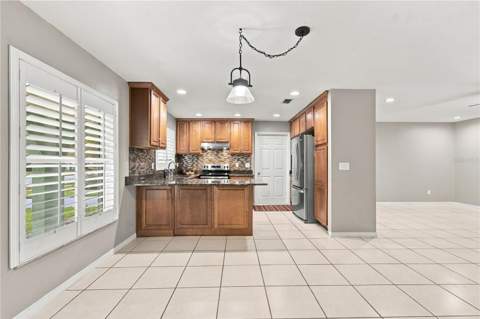 8410 Angela Court, Zephyrhills FL - photo 13 of 60