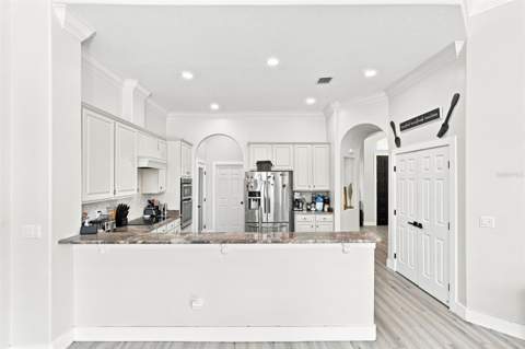 7746 Debeaubien Drive, Orlando FL - photo 11 of 44
